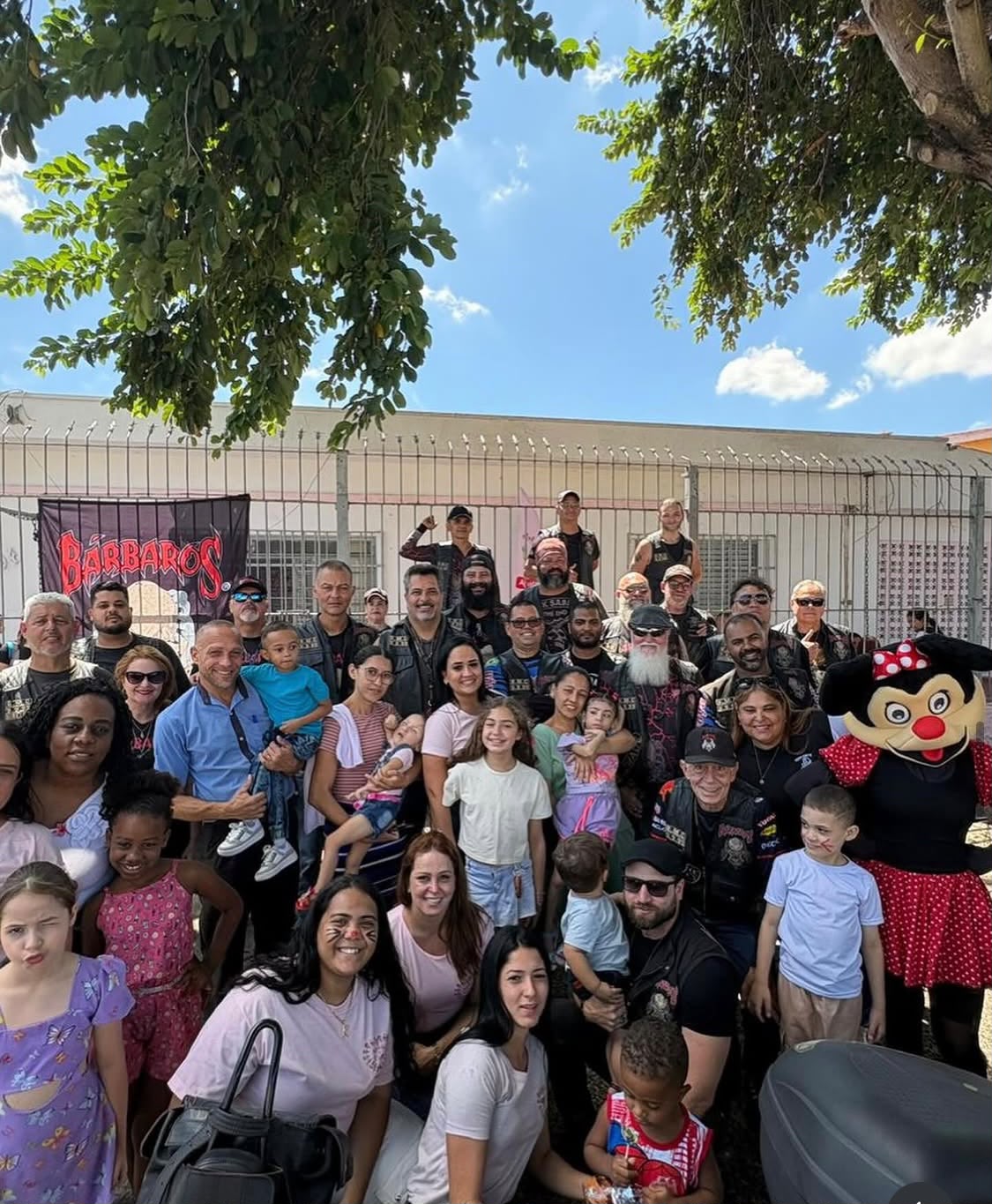 Ação solidária em parceria com o Moto Clube Bárbaros